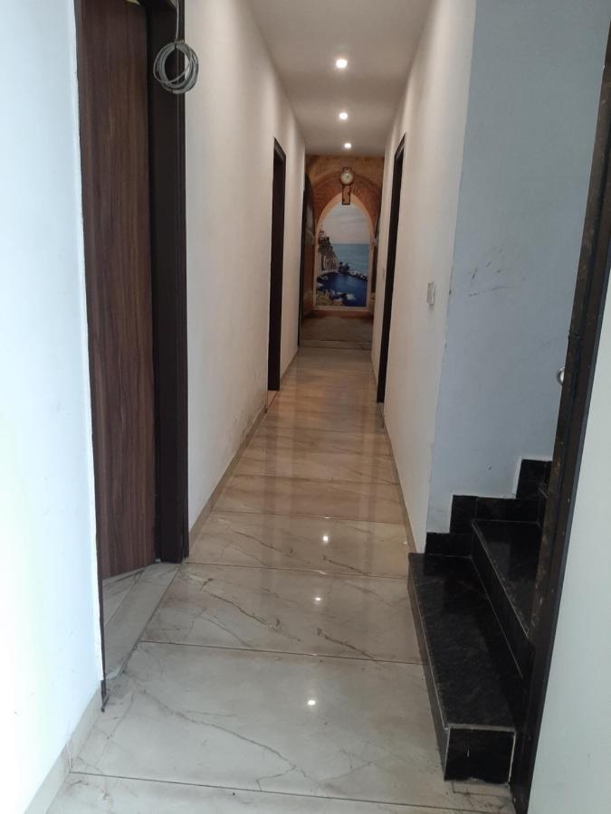 Hotel Hollywood Zirakpur Exterior foto
